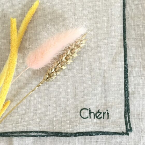 Serviette brodée bourdon Chéri(e) – Image 3
