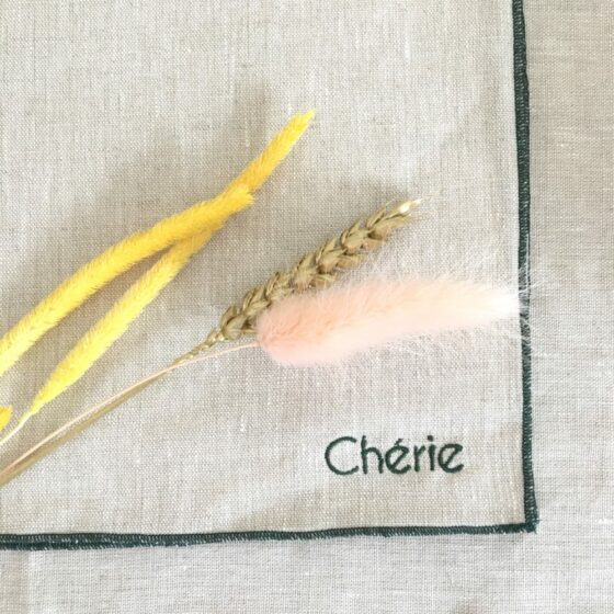 Serviette brodée bourdon Chéri(e) – Image 4