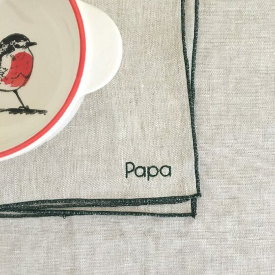Serviette brodée bourdon Papa, Maman – Image 2
