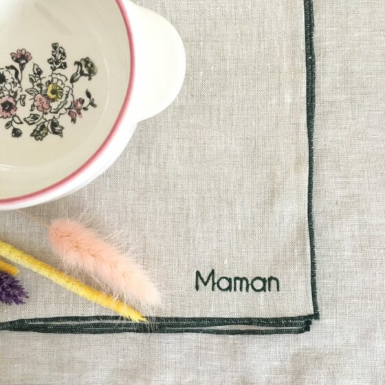 Serviette brodée bourdon Papa, Maman – Image 3