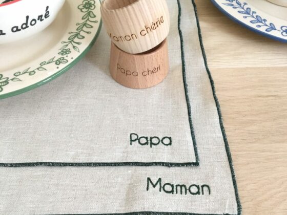 Set de table bourdon brodé Papa, Maman