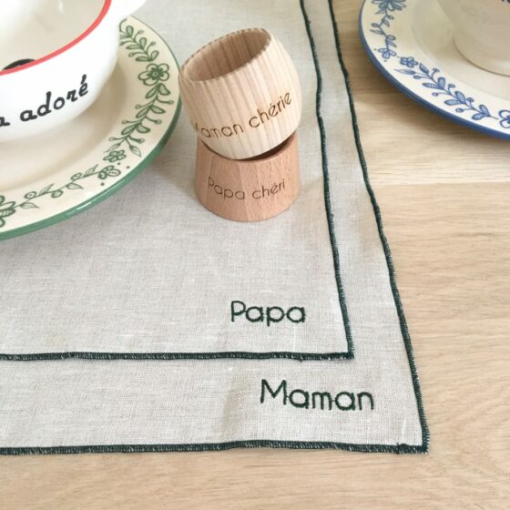 Set de table bourdon brodé Papa, Maman